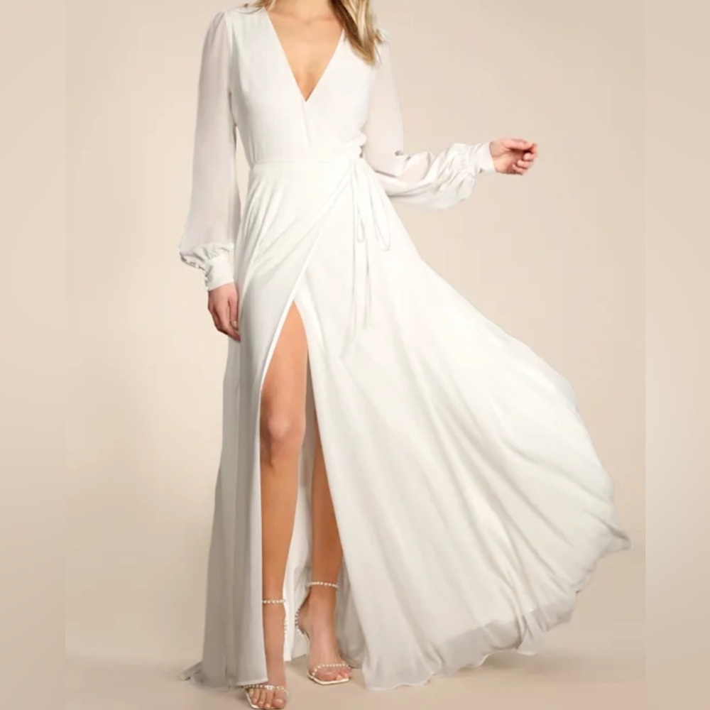 Lulu's Soft Peach/Blush (not white) Long Sleeve Maxi Dress. Size: M